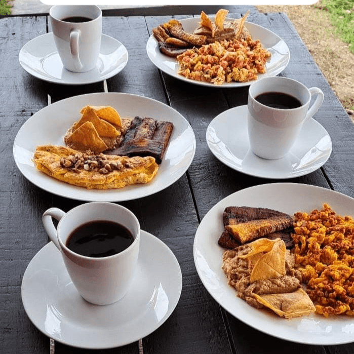 HUEVOS CON LONGANIZA