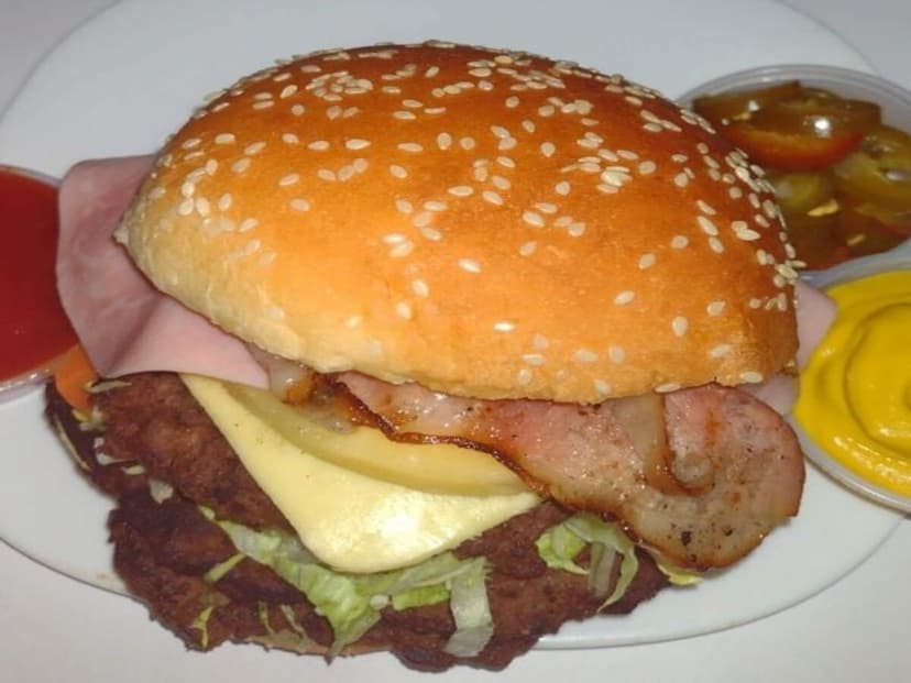HAMBURGUESAS AL CARBÓN ESTILO TORREÓN (LOMAS LINDAS)