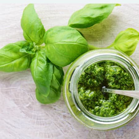 Pesto Artesanal de Albahaca y Cacahuates 350 g
