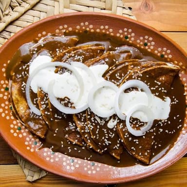 ENCHILADAS DE MOLE CON POLLO