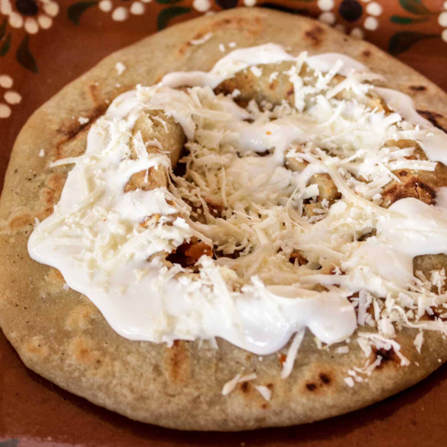 Gordita de Longaniza con Papas