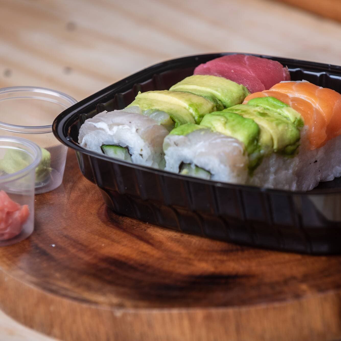 Rainbow Roll 10 Piezas