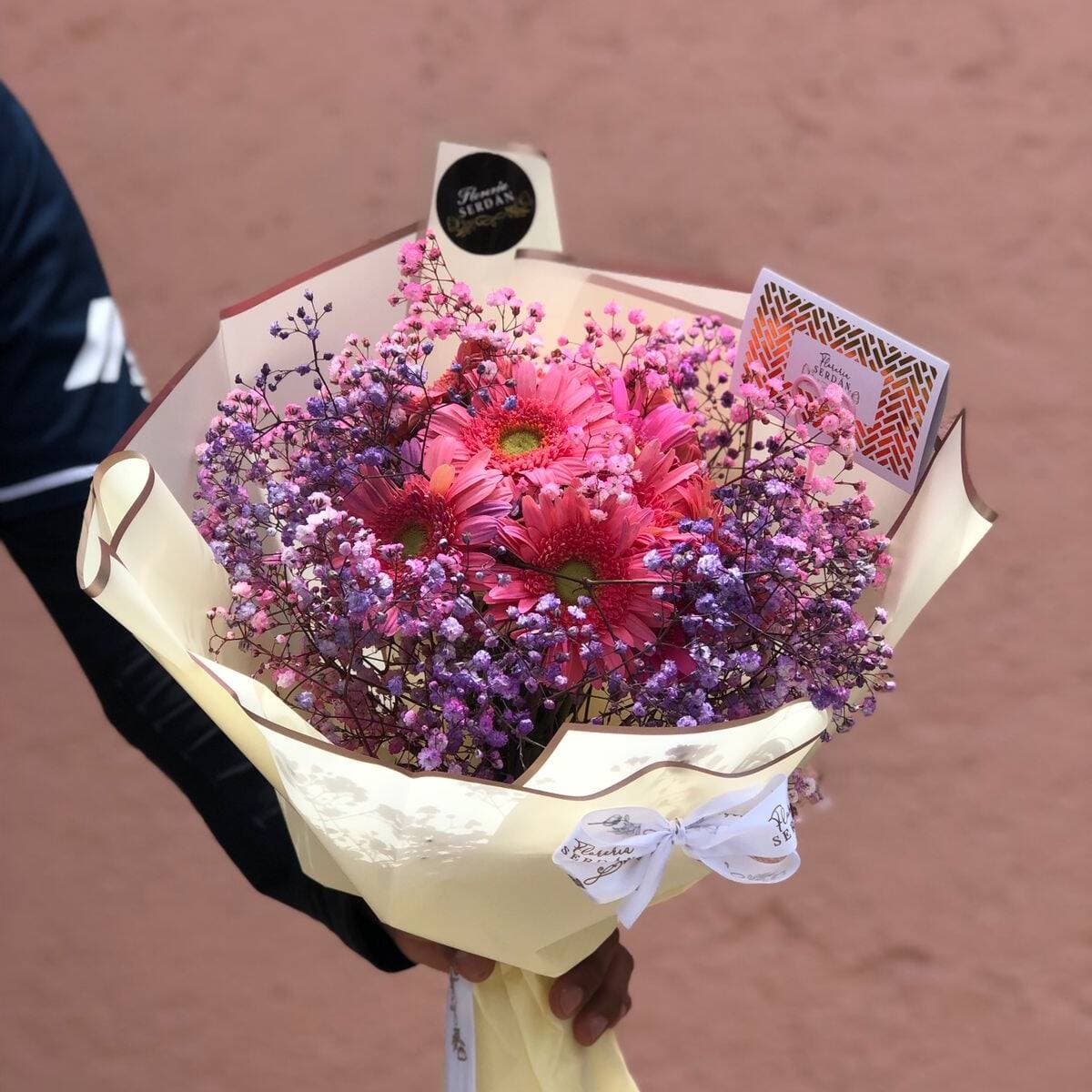 6 Gerberas