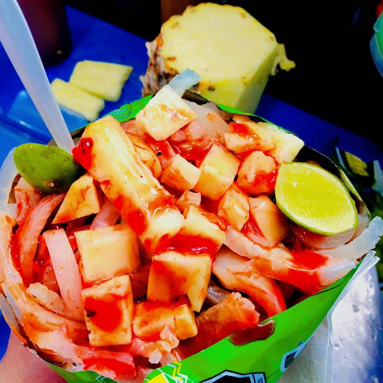 TOSTILOCOS CON MANGO O PIÑA (SEGUN TEMPORADA)