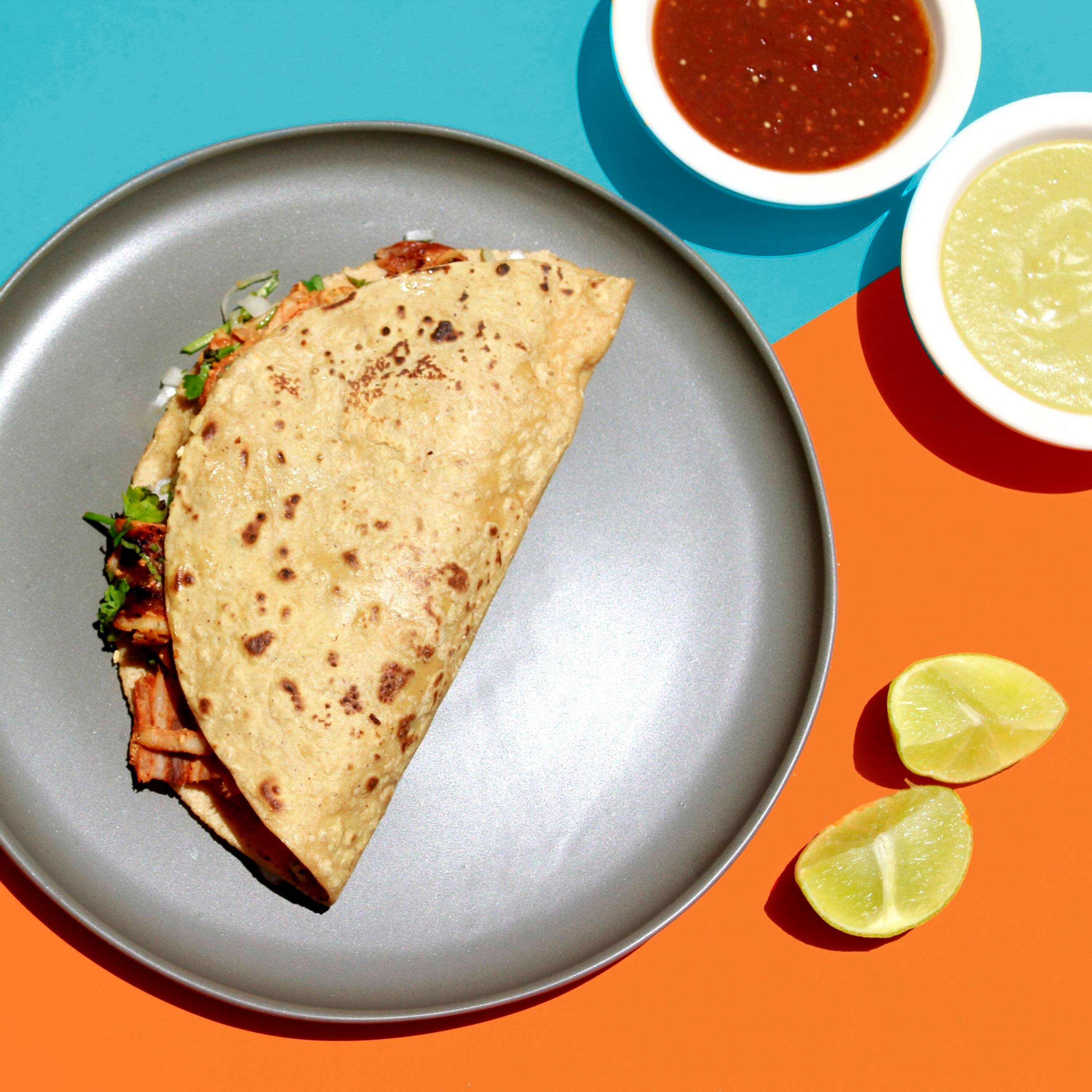 Quesadilla grande de longaniza