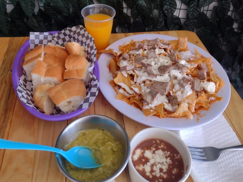 CHILAQUILES QUERETANITOS