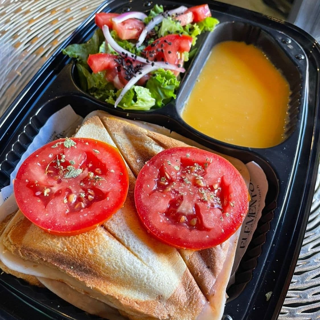 Combo Sándwich Elementos + Café o Té
