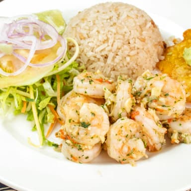 Camarones al Ajillo