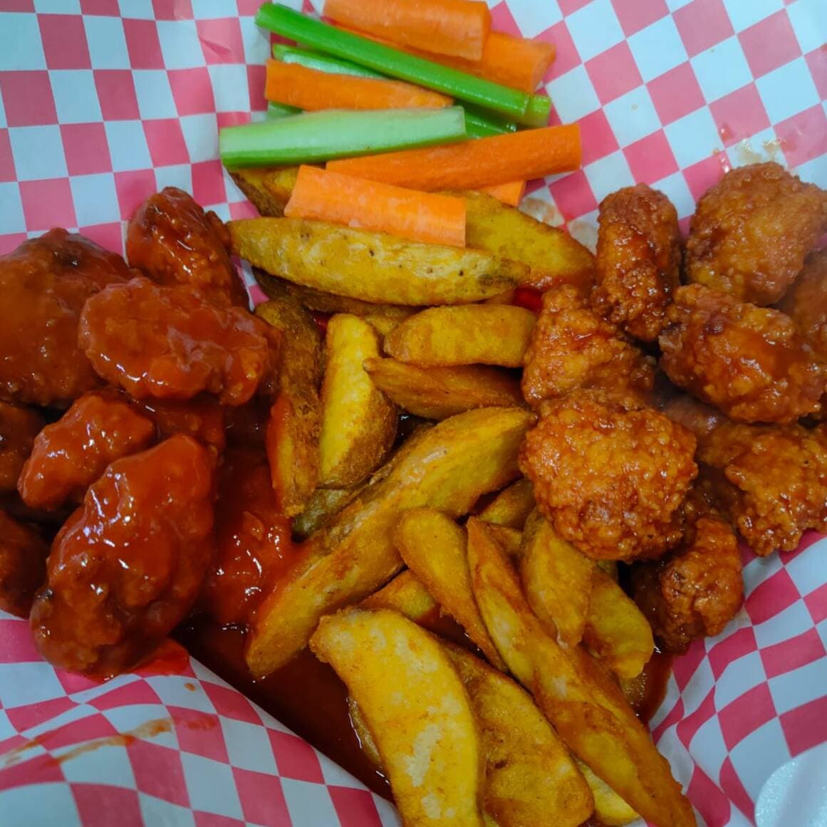 Boneless con Papas Gajo