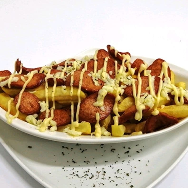 Papitas con salchicha