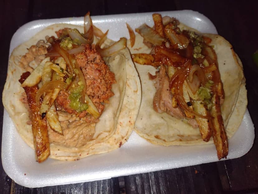 Tacos y alitas Charly