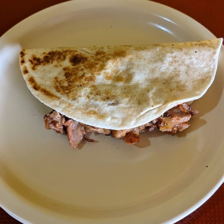 Quesadilla con carne árabe