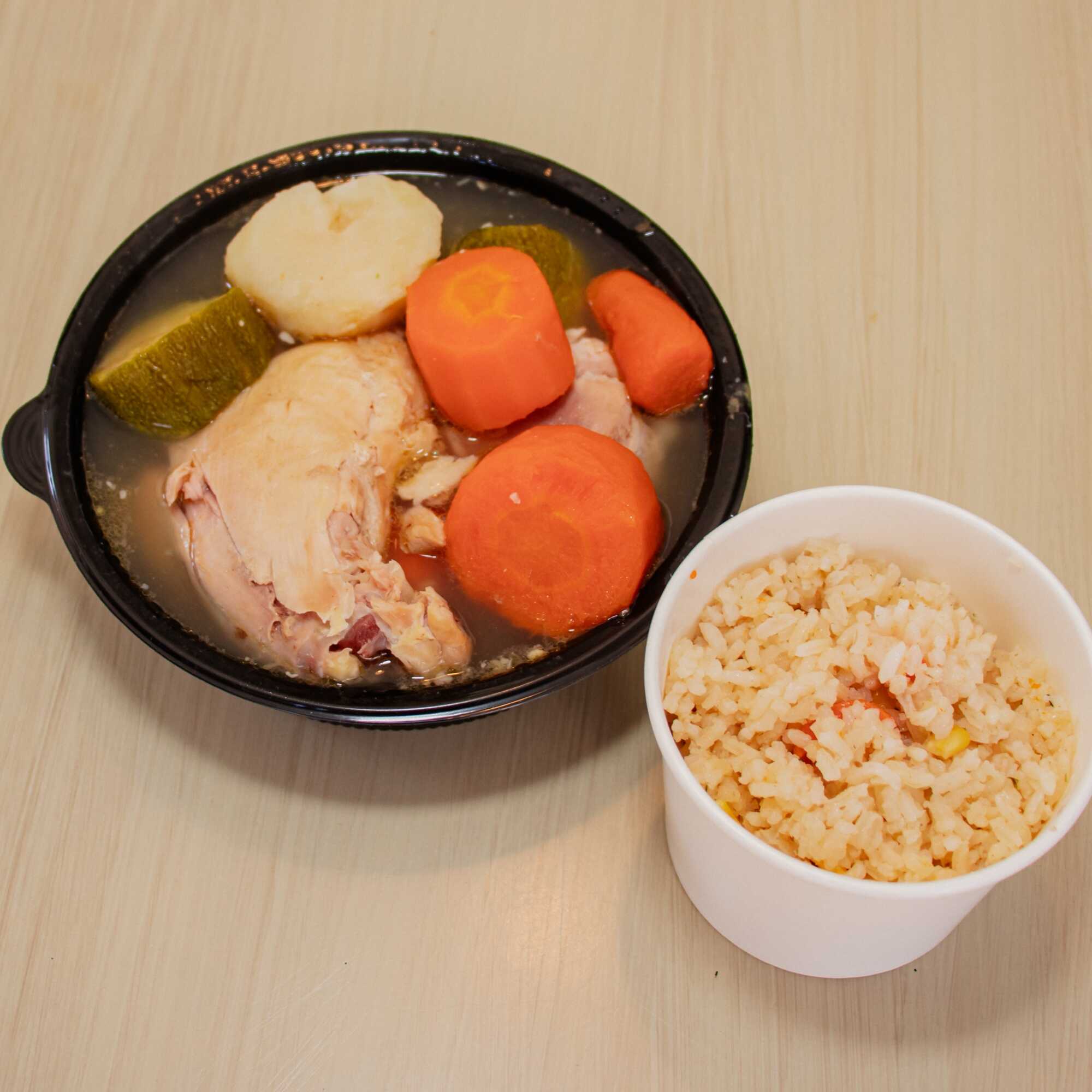Caldo de Pollo