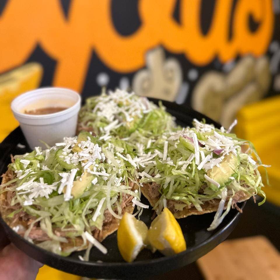 Tostadas Deshebrada