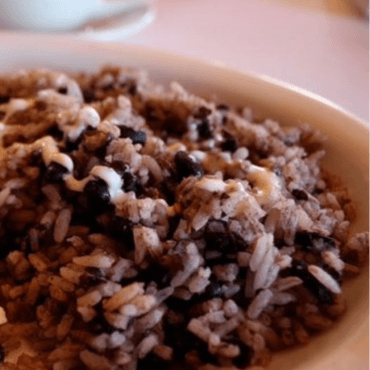 Pinto + Carne en Salsa
