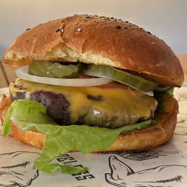 Hamburguesa Clasica con Papas a la Francesa