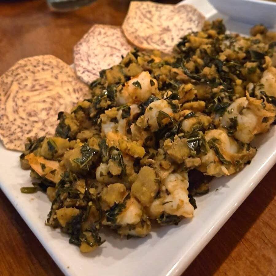 Chaya con platano y camarón