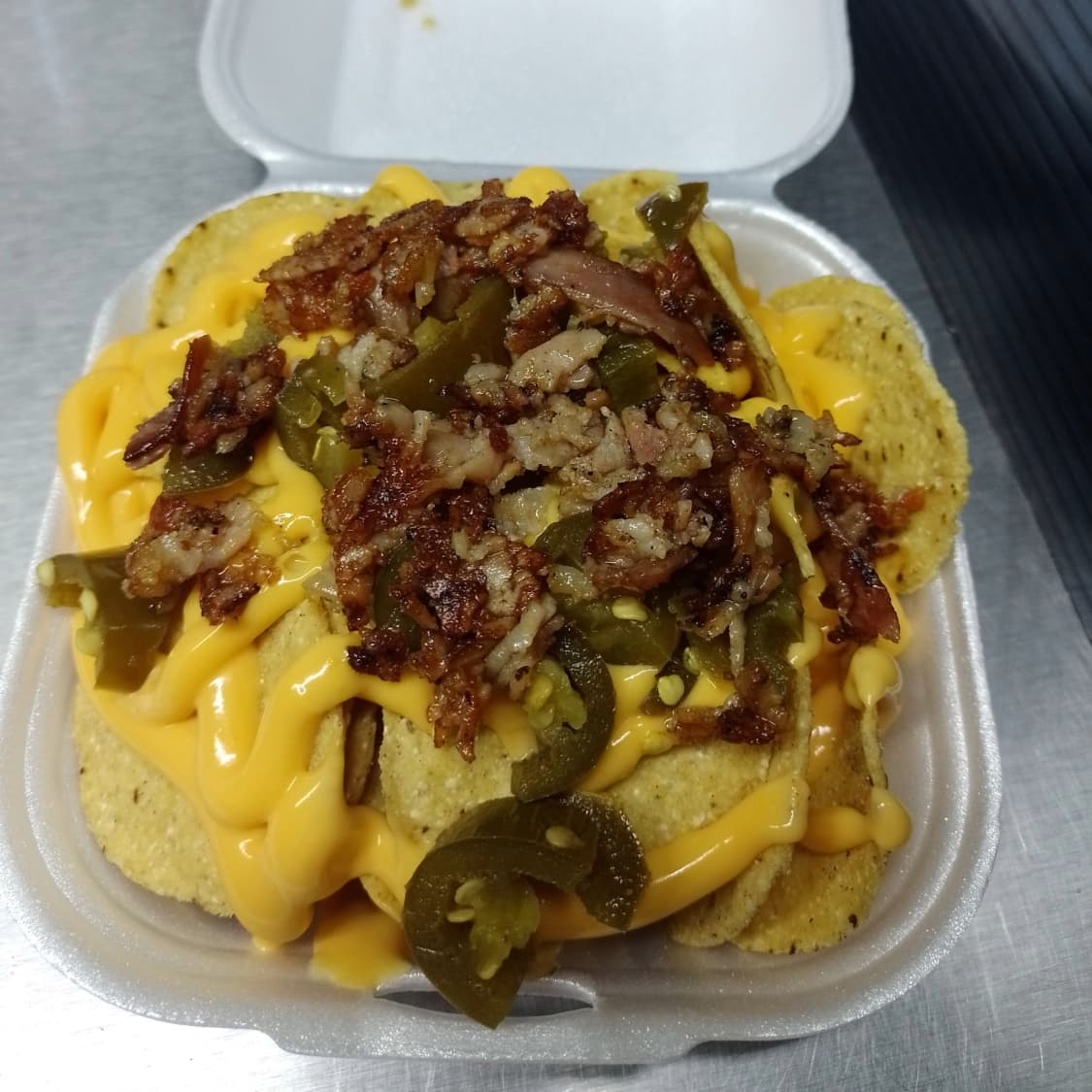 Nachos Sencillo con Queso de Nachos y Chiles