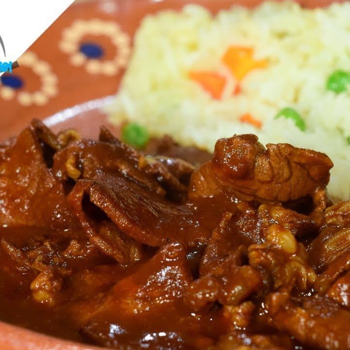 Carne de Res en Salsa de Guajillo
