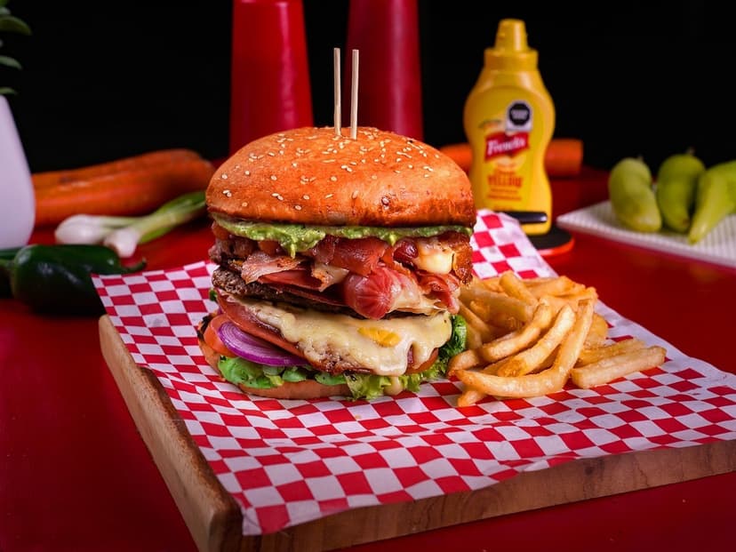 Los Culichis Burgers, Dogos y más