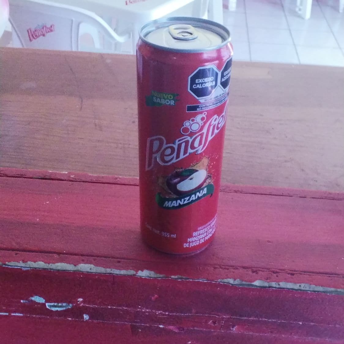 Soda de lata de 355ml manzana