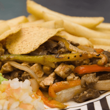 Carnitas Mixtas + Te Helado