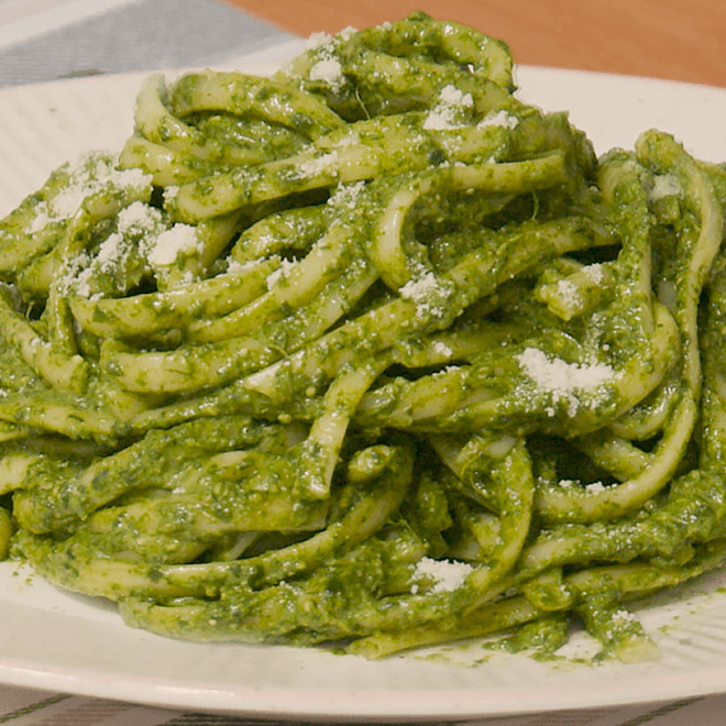 🍝 2 Platos de Fetuccini al Pesto + 2 Panes al Ajo
