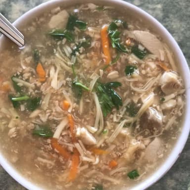 Sopa de Hongo de Oro con Pollo