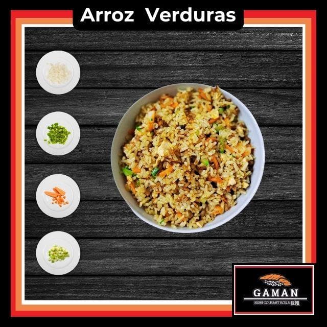 Arroz frito verduras.