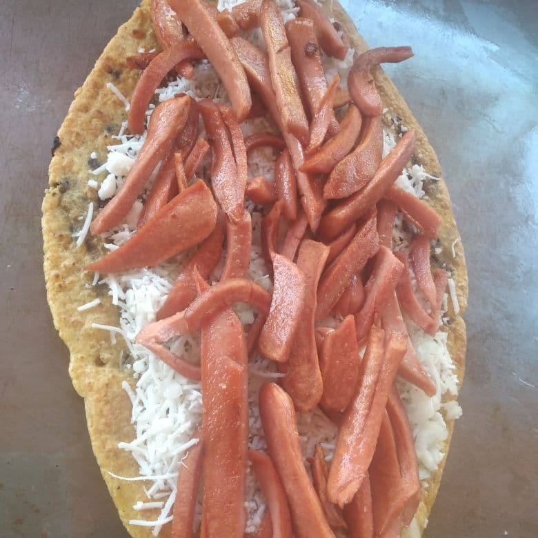 Huarache de Salchicha