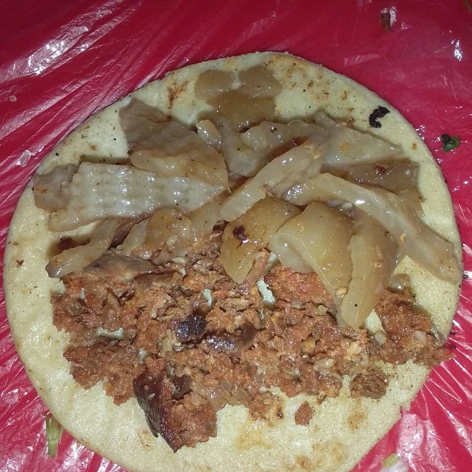 TACOS CUERO-LONGANIZA
