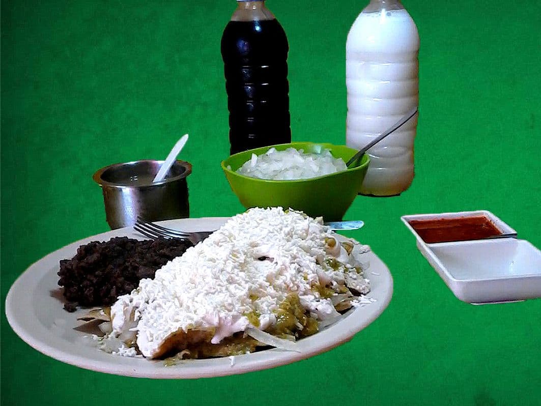 Chilaquiles con Guiso.