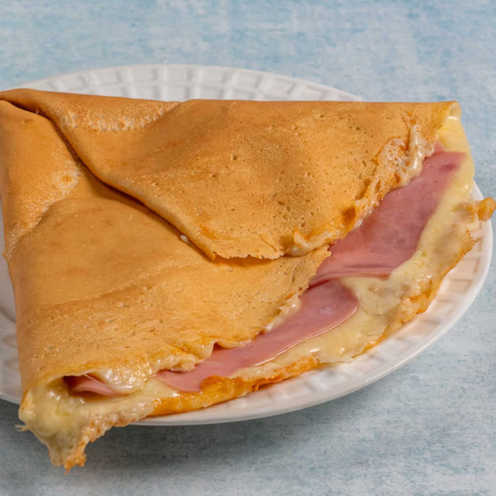 Crepa De Jamon de Pavo  Y Queso Manchego