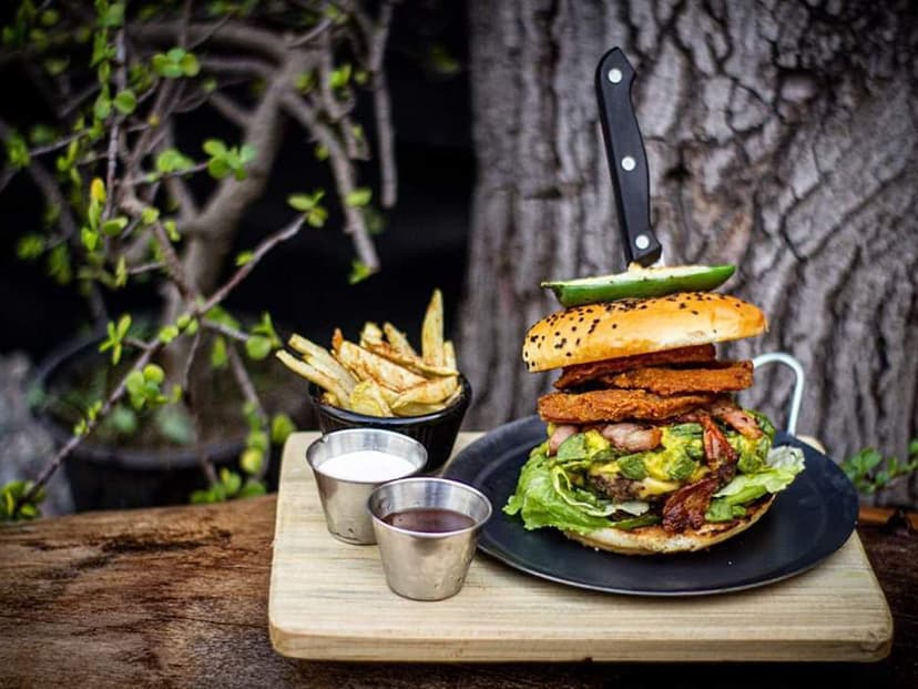 BRUTAL BURGER
