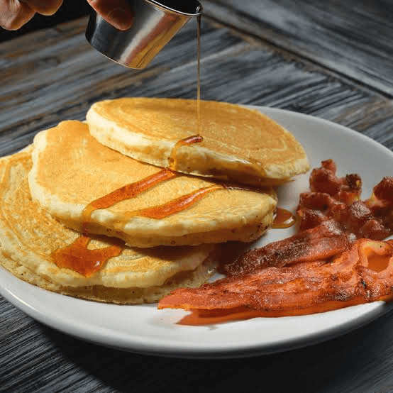 Hotcakes con Tocino