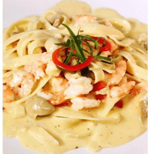 Fetuccini al Alfredo con Langostinos