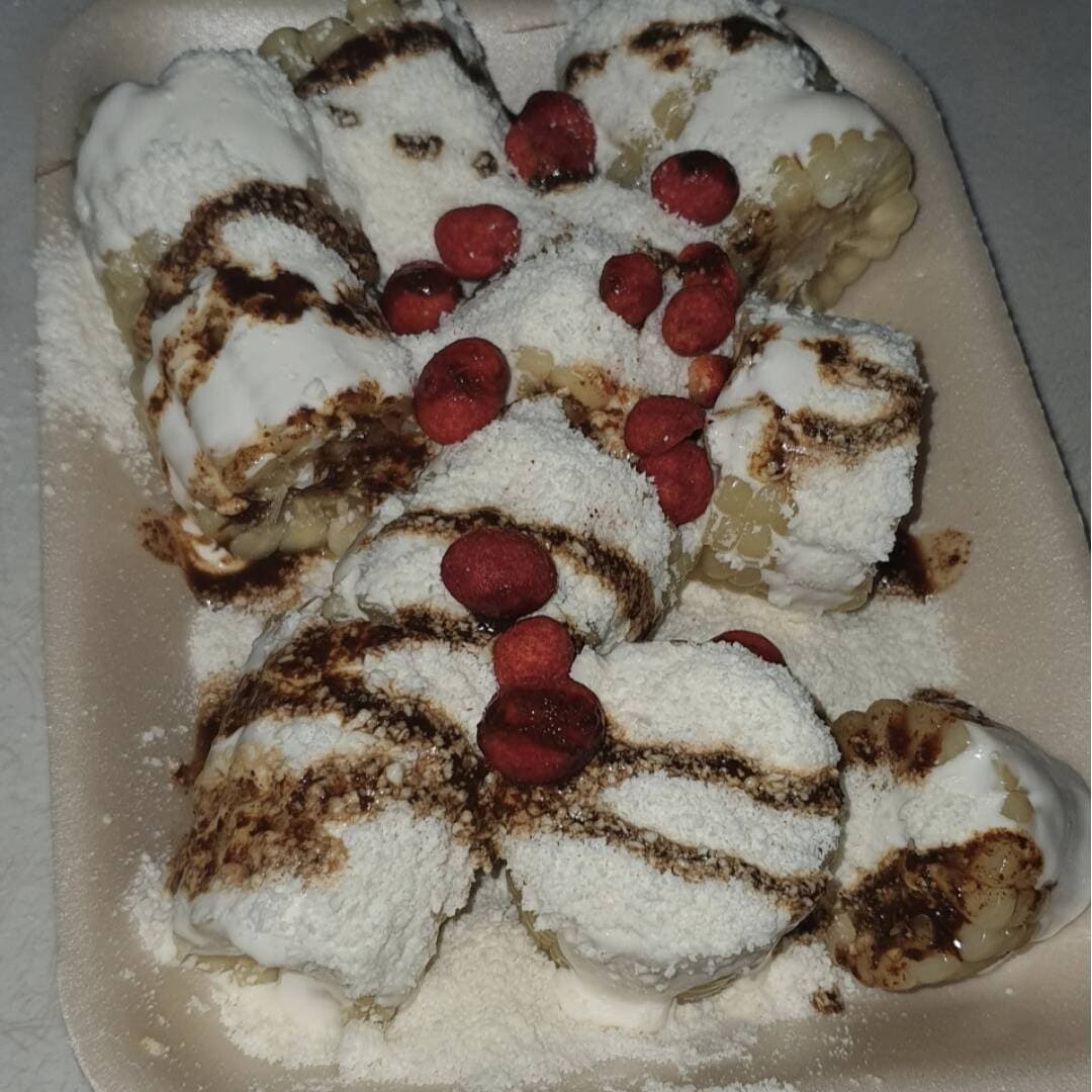 3 Elotes Cortados con Crema y Queso