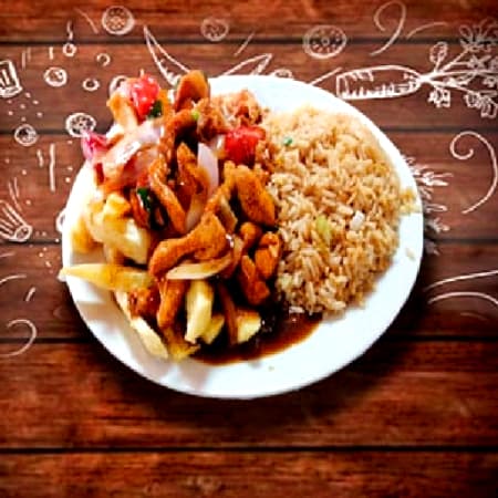 Saltado de Pollo con Chaufa