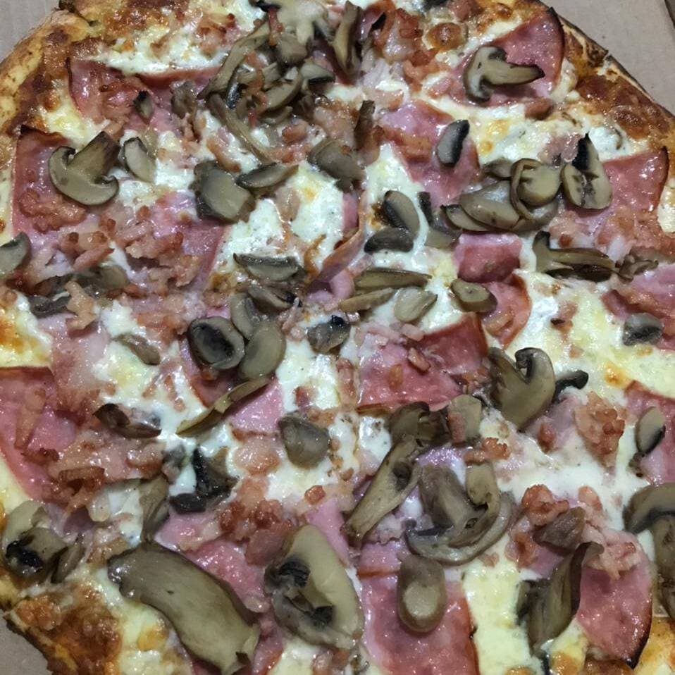 Pizza Grande Salami,Champiñon,Aceitunas Negras