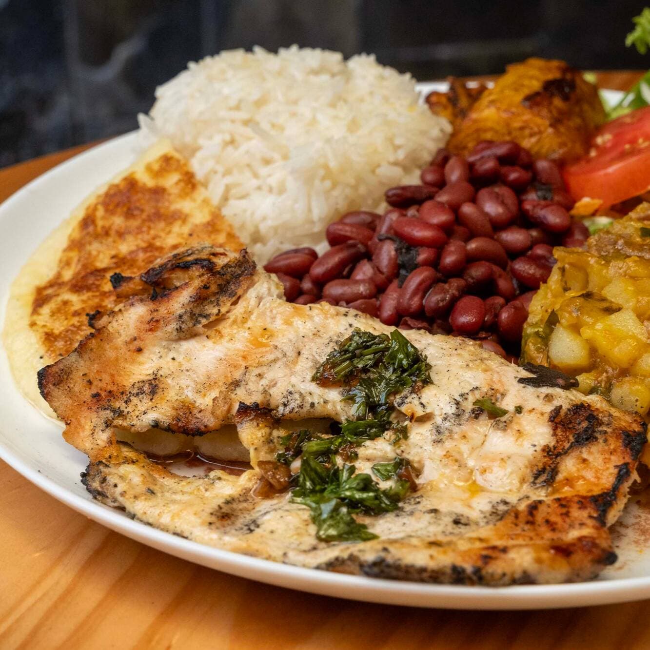 Casado Hendija Deluxe de Lomo / Pollo / Pescado