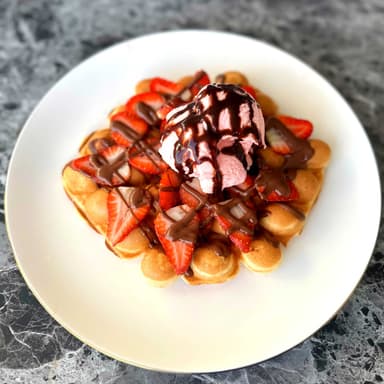 Bubble Waffles con 3 Ingredientes y Helado