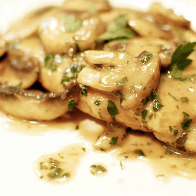 Pollo en Crema de Champiñón