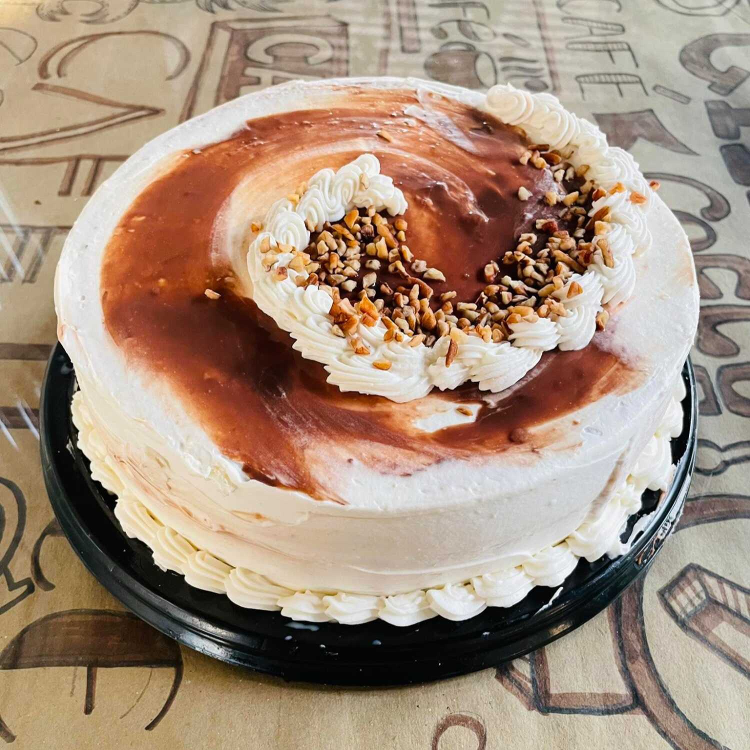 Pastel mediano nutella con nuez 10-12 reb