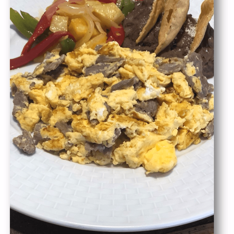 Desayuno Hacienda Huevos con Cecina