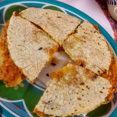 Quesadilla de Guiso