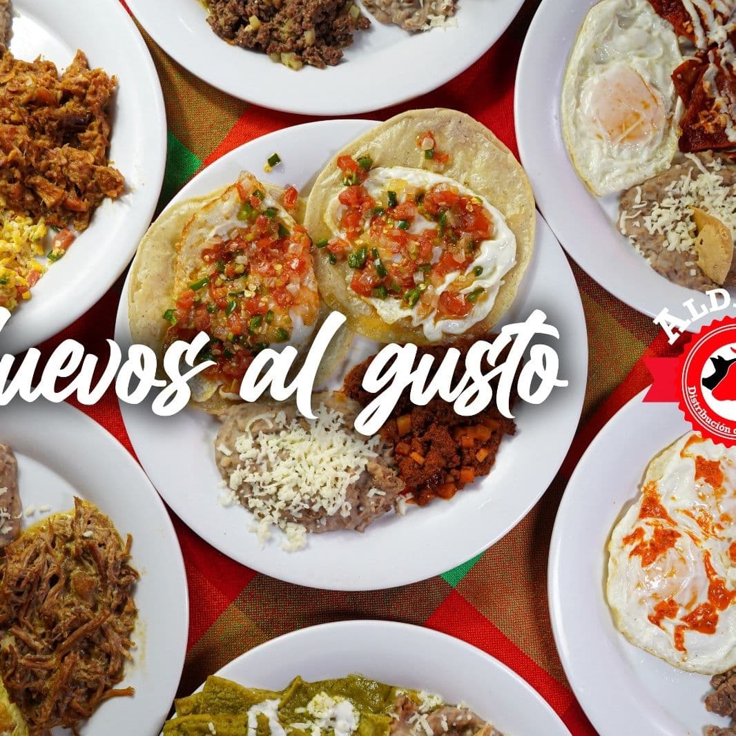 Huevos al gusto con frijoles y guiso