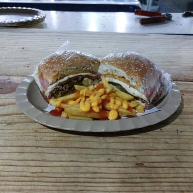 Hamburguesa Sencilla con Papas