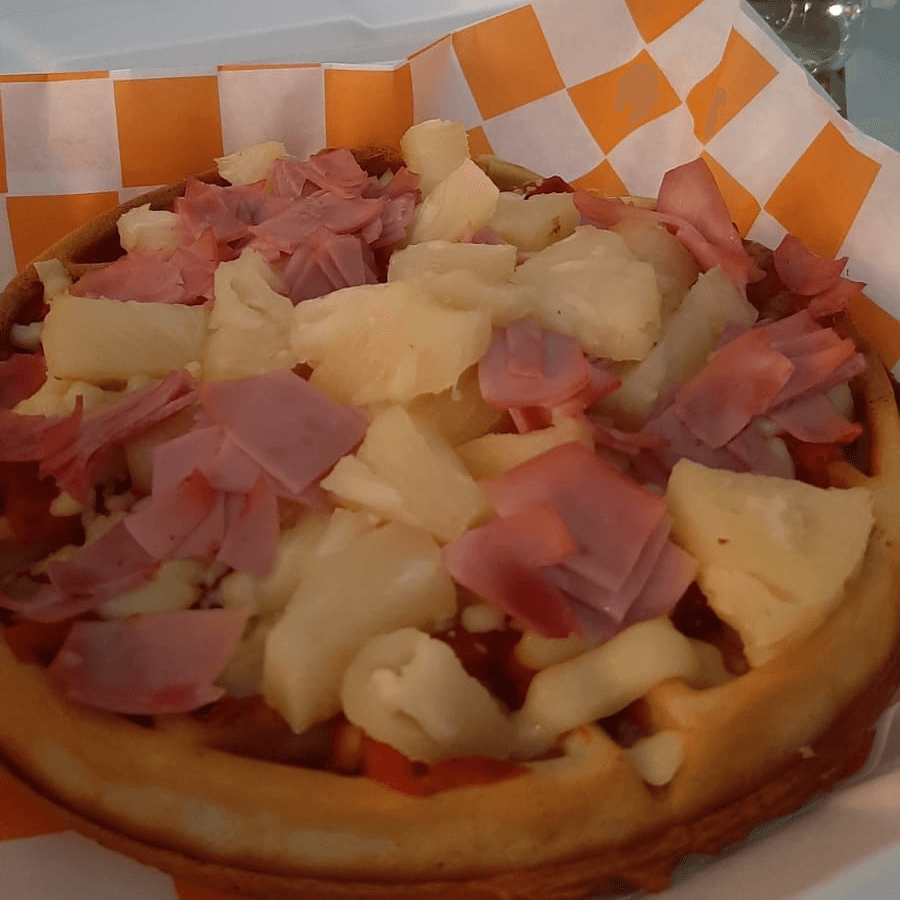 Waffle Pizza Hawaiana