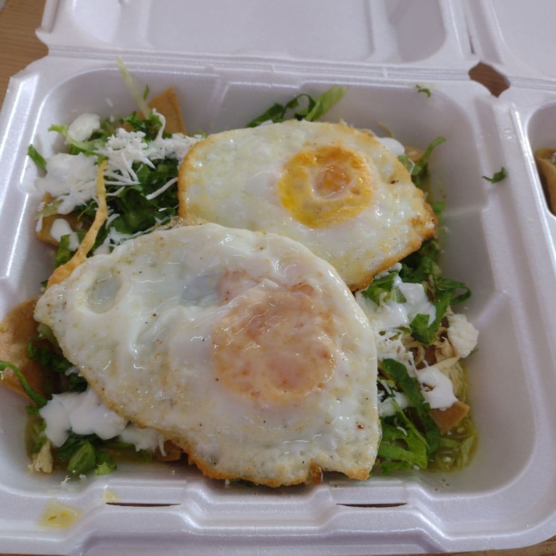 Chilaquiles de pollo con Huevo (2)