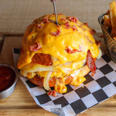 Tres Quesos Burger